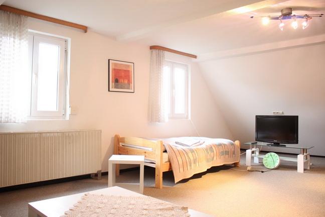 Großes Studiozimmer DG