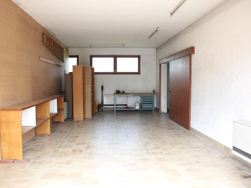Große Garage